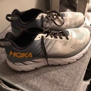 Men’s Hoka  Clifton 6 running shoes